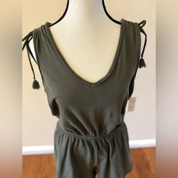 Aerie Women's Green Playsuit Romper Size Medium - Picture 3 of 8